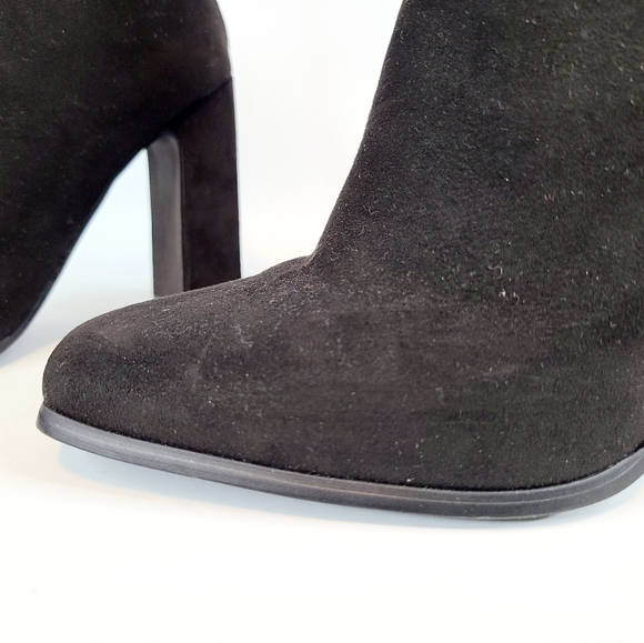 Just Fab Black Suede Stacked Heel Ankle Boots Zip Size 5.5 - Picture 6 of 12